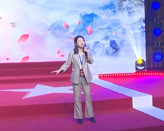 第六届全国网络歌手大奖赛<br/> 最佳风采奖-尹芊鋔